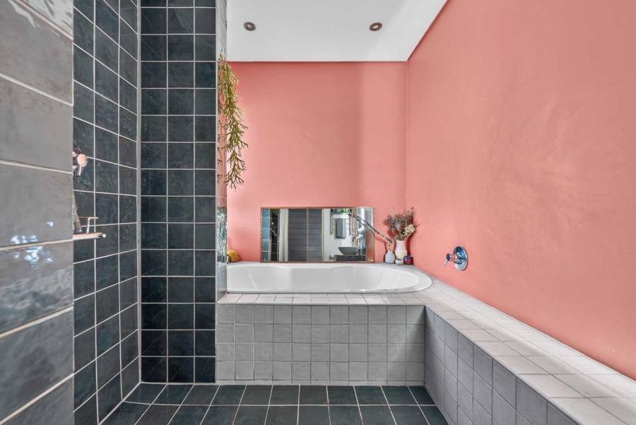 2 Bedroom Property for Sale in Cape Town City Centre Western Cape